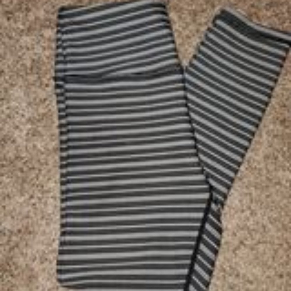 Zyia Active Aztec Adrenaline 7/8 24" leggings